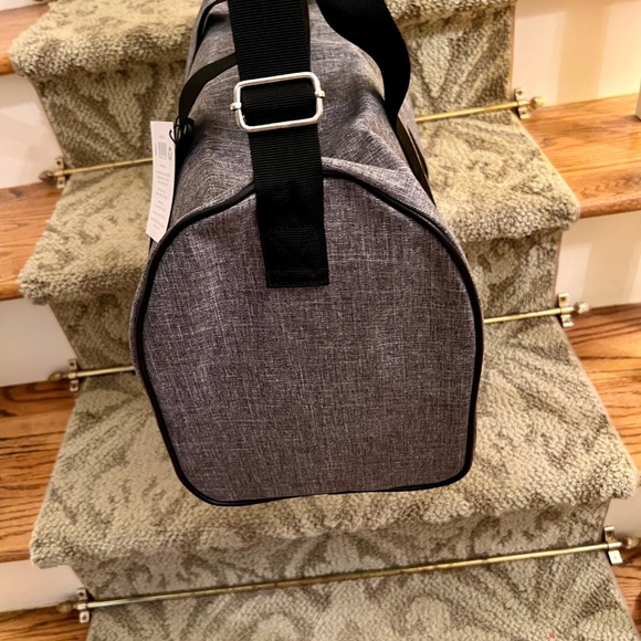 NWT Jimmy Choo Parfums Perfume Gray Black Zip Top Duffle Travel Bag - Picture 4 of 8